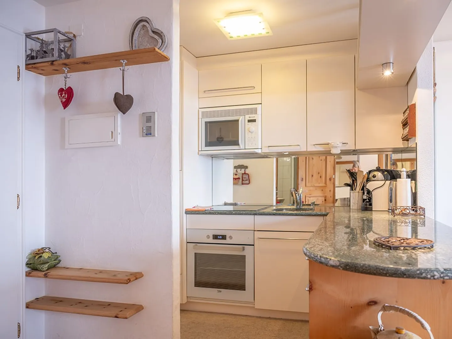 Cozy 2.5-room apartment with fireplace in Silvaplana-Surlej - Photo 6 of 7