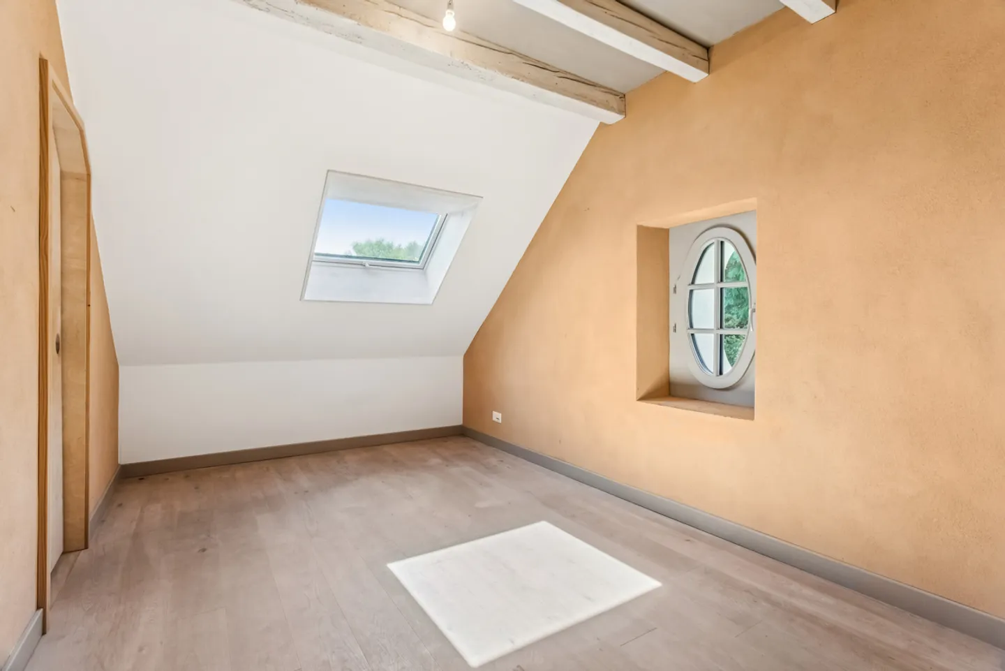 Maison individuelle avec 6,5 pièces soigneusement rénovée - Photo 11 sur 14