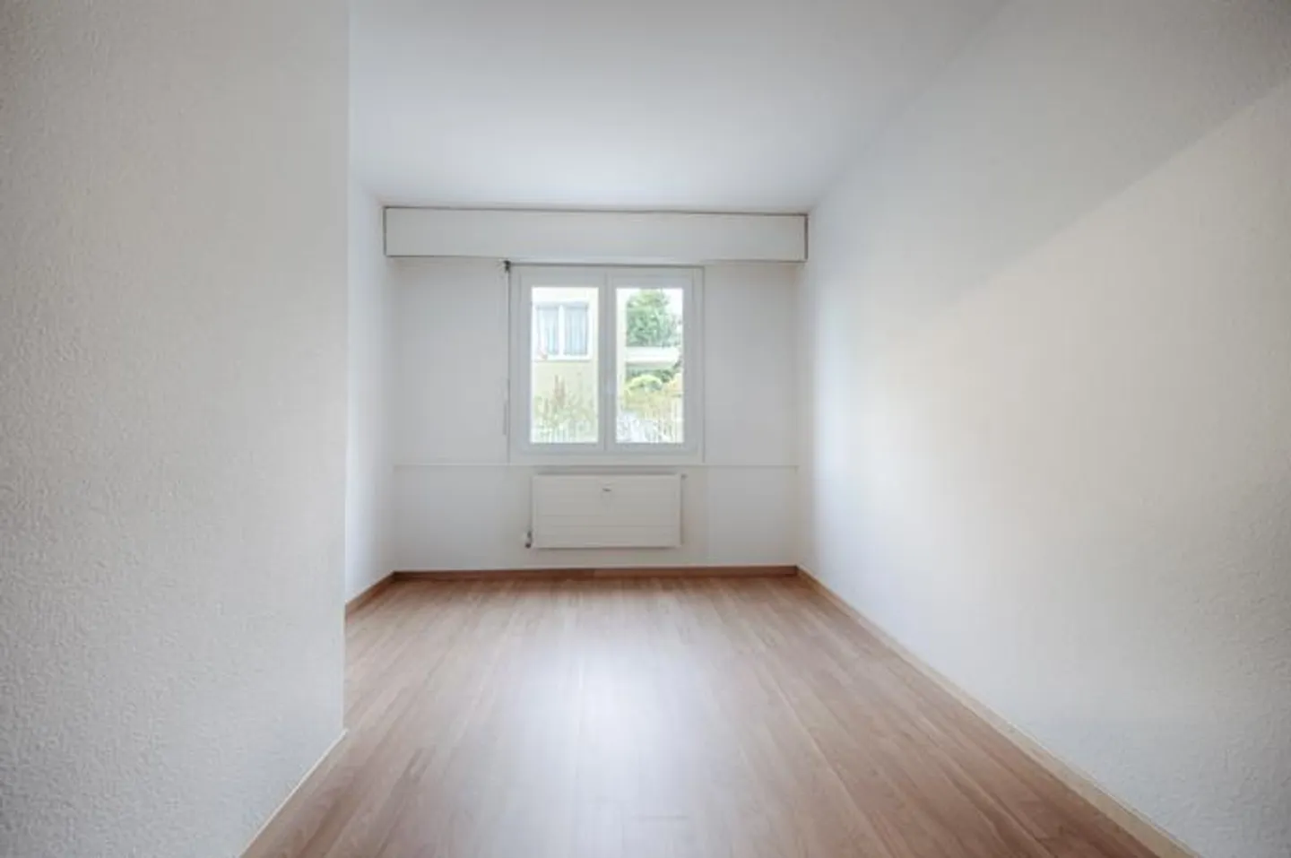 Zona residenziale tranquilla sopra i tetti della città - Foto 8 di 9