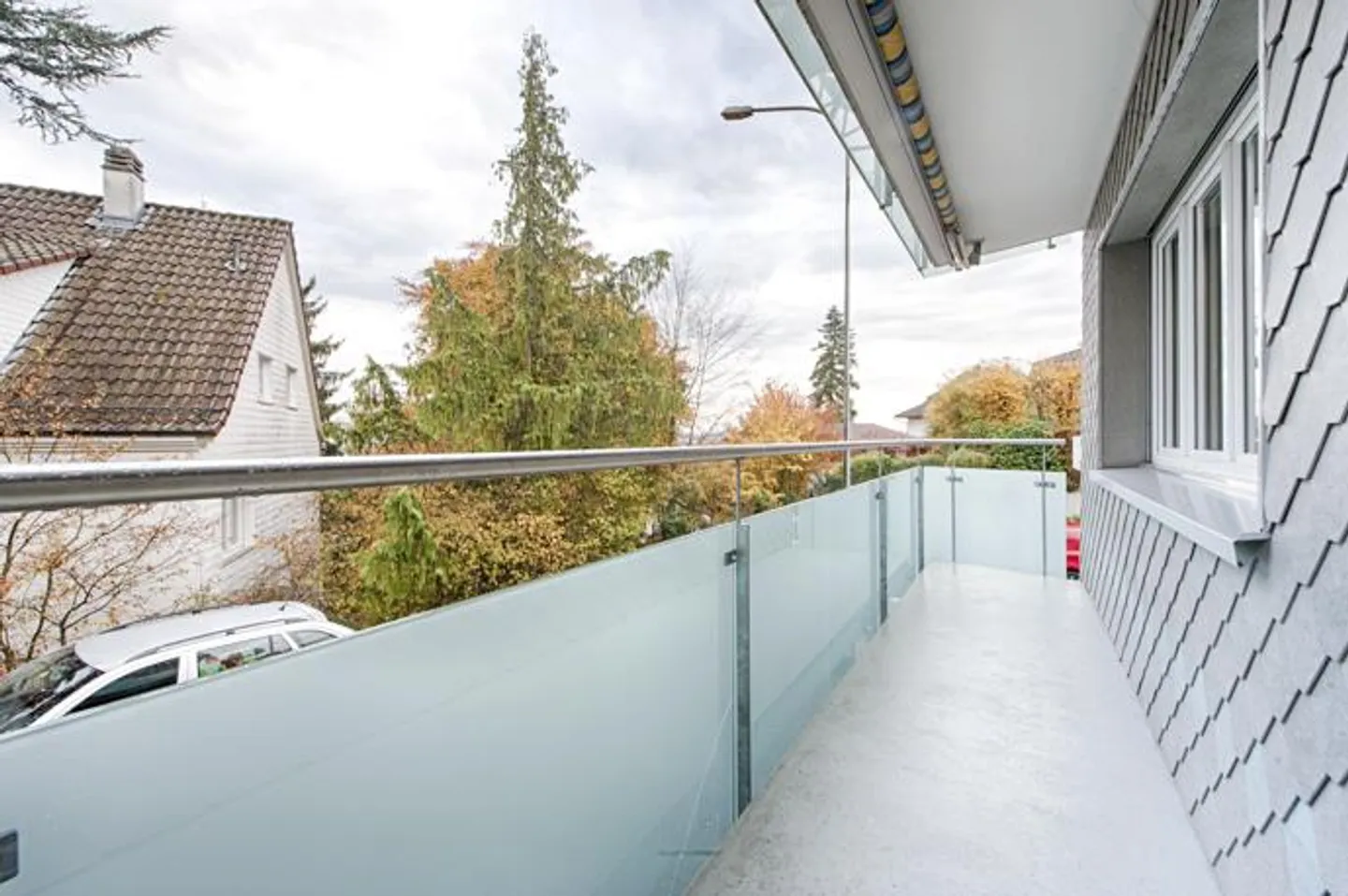 Zona residenziale tranquilla sopra i tetti della città - Foto 9 di 9