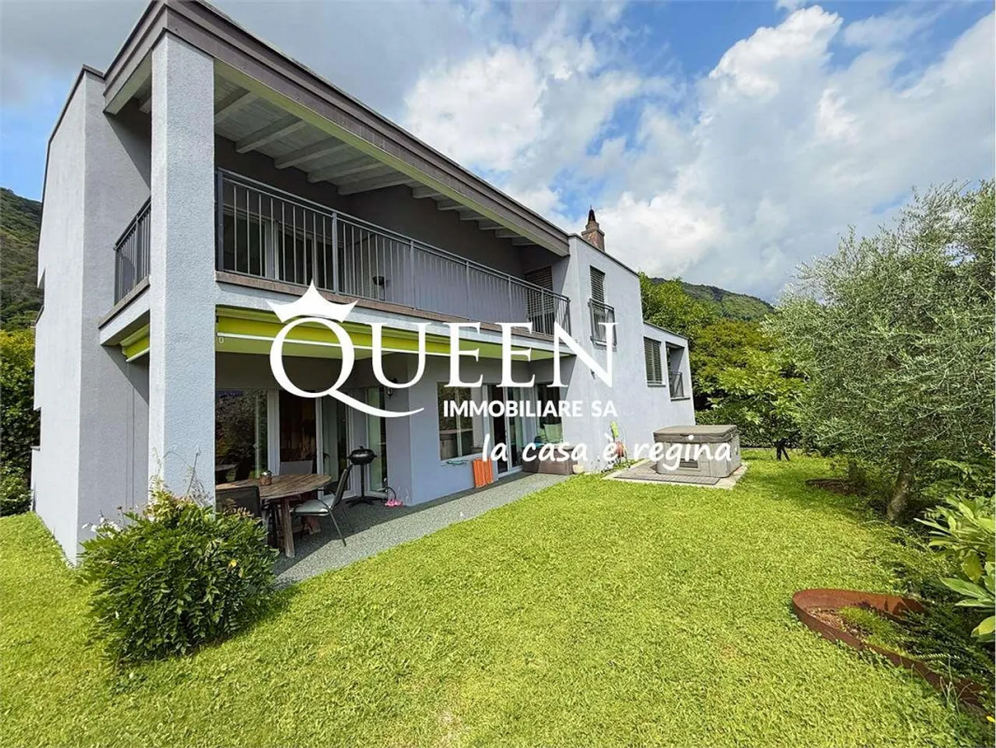 Gravesano: Villa con 6,5 camere, giardino e jacuzzi - Foto 1 di 13