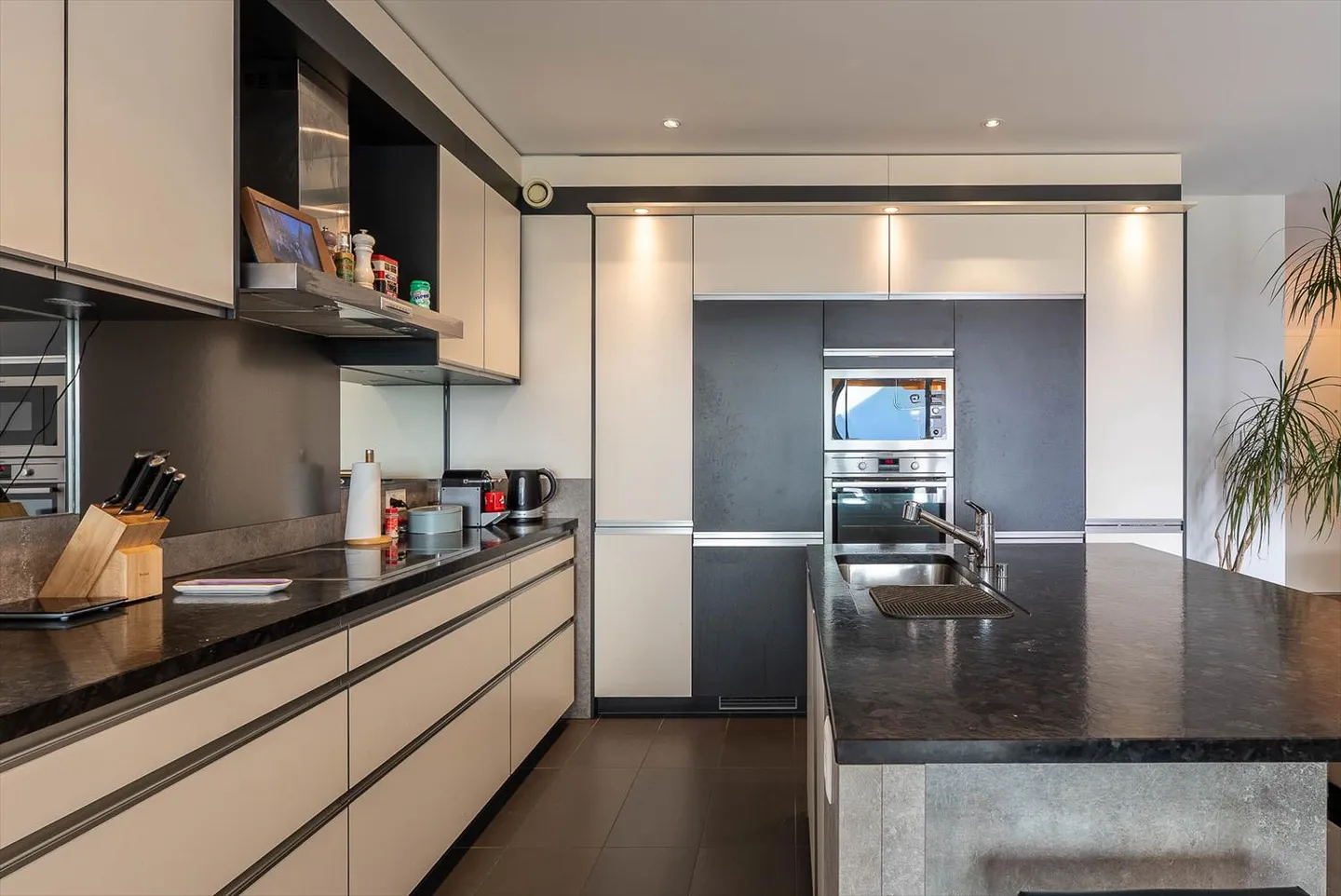 3.5 Room Apartment - Photo 4 of 12