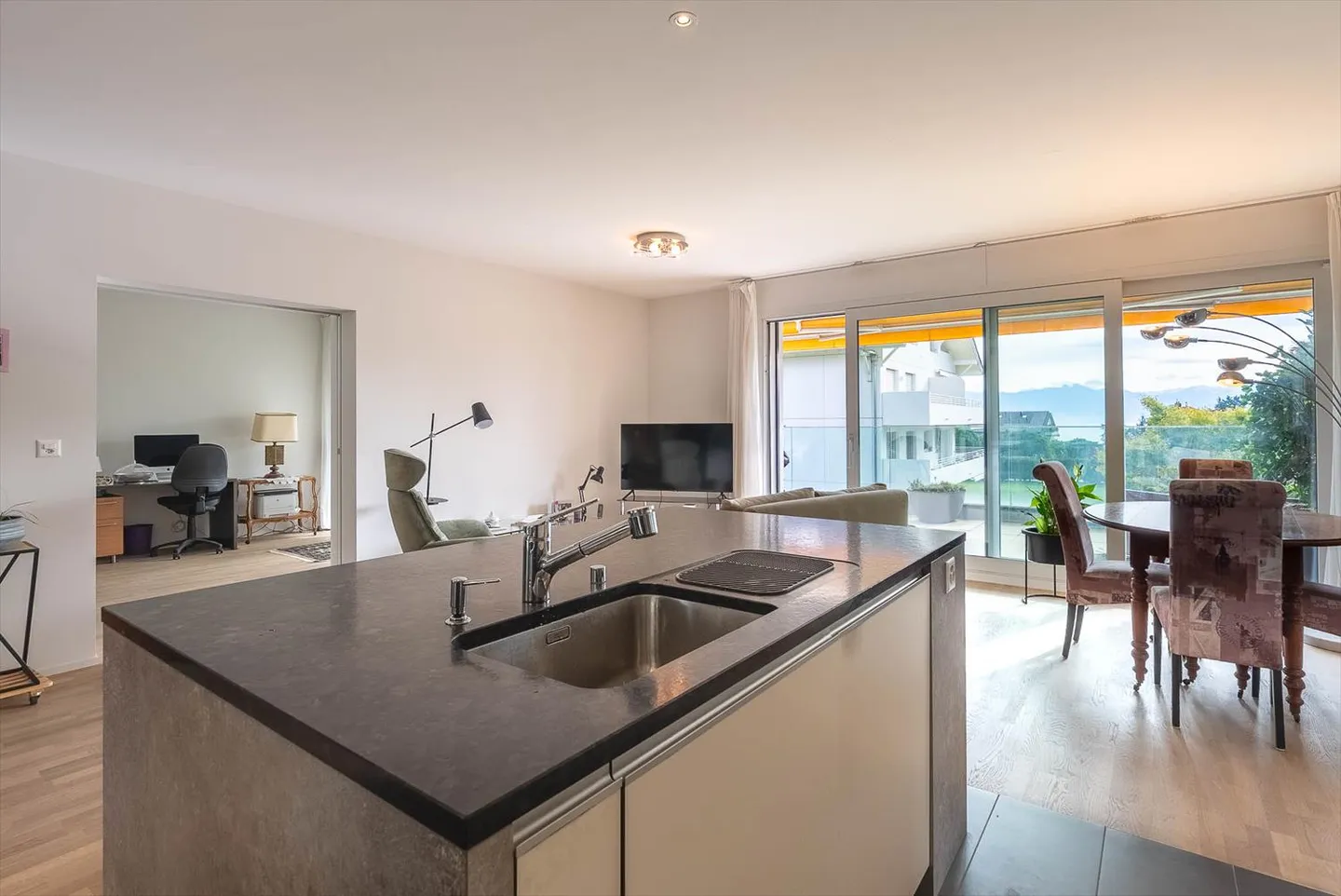 3.5 Room Apartment - Photo 5 of 12