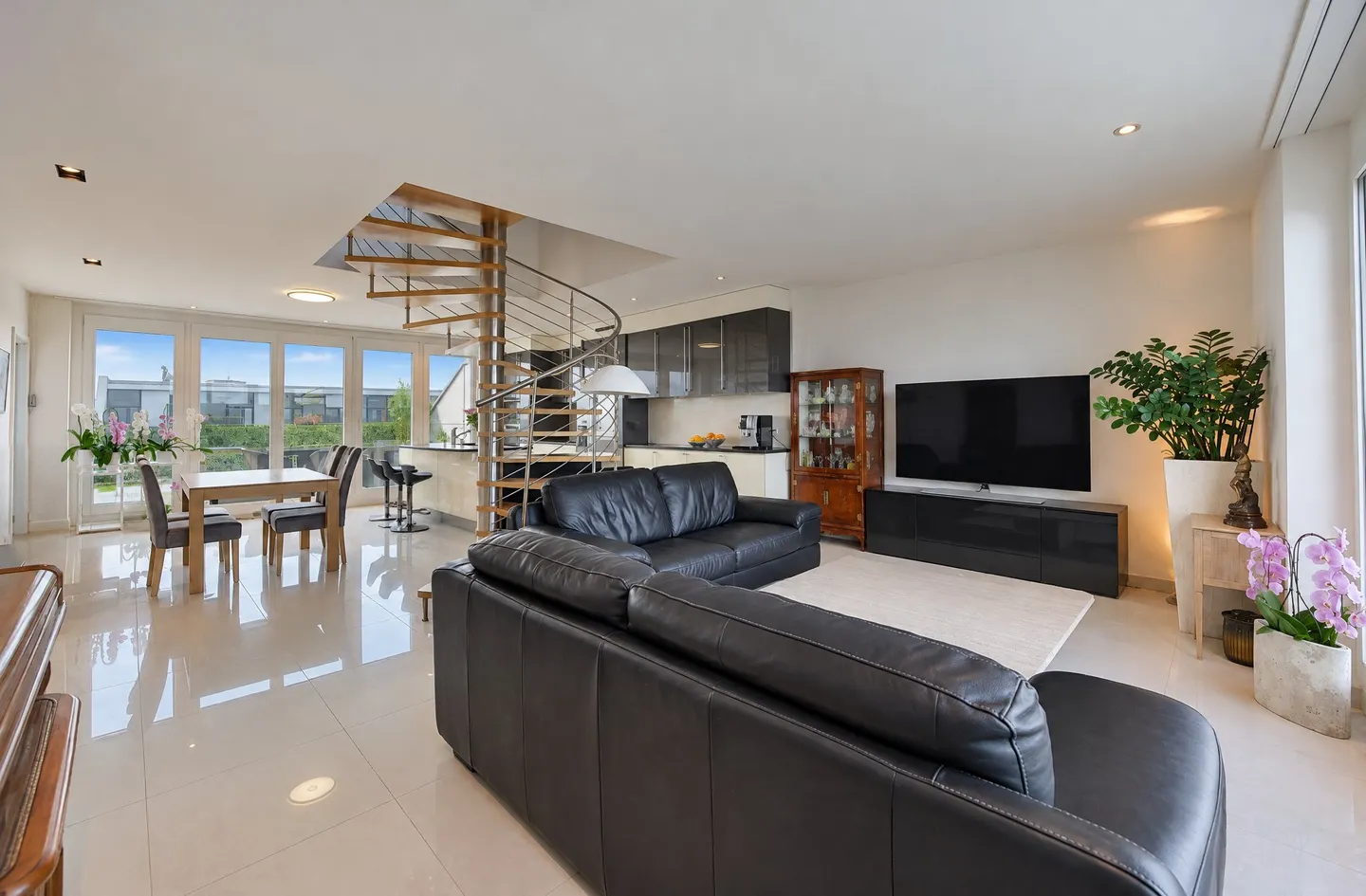 Attico Duplex con Vista Panoramica - Foto 1 di 17