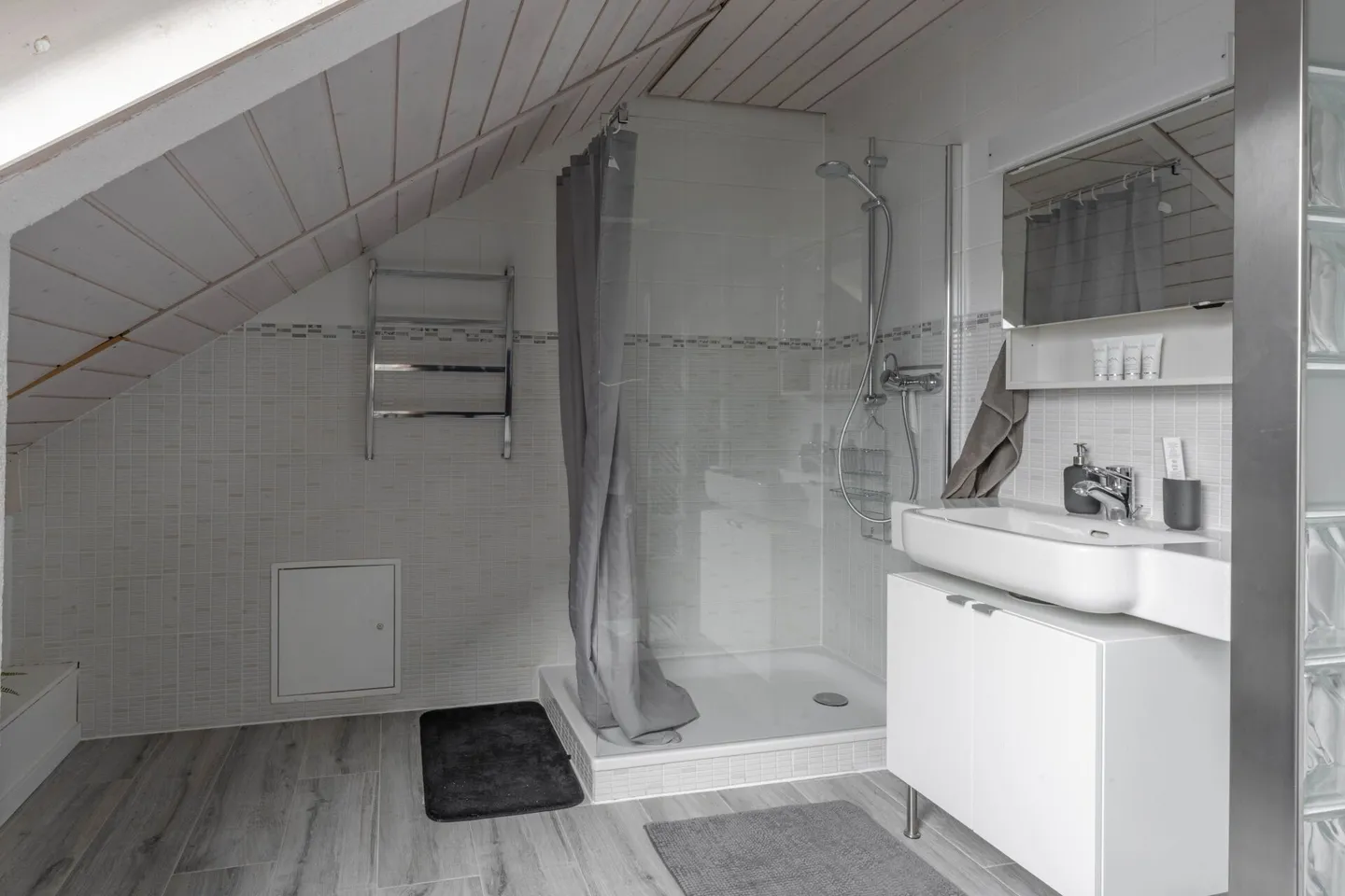 Villa familiare ristrutturata - Foto 9 di 13