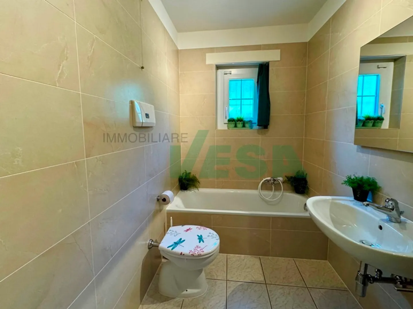 Accogliente casa unifamiliare tutta su un piano e con grande giardino - Foto 12 di 13