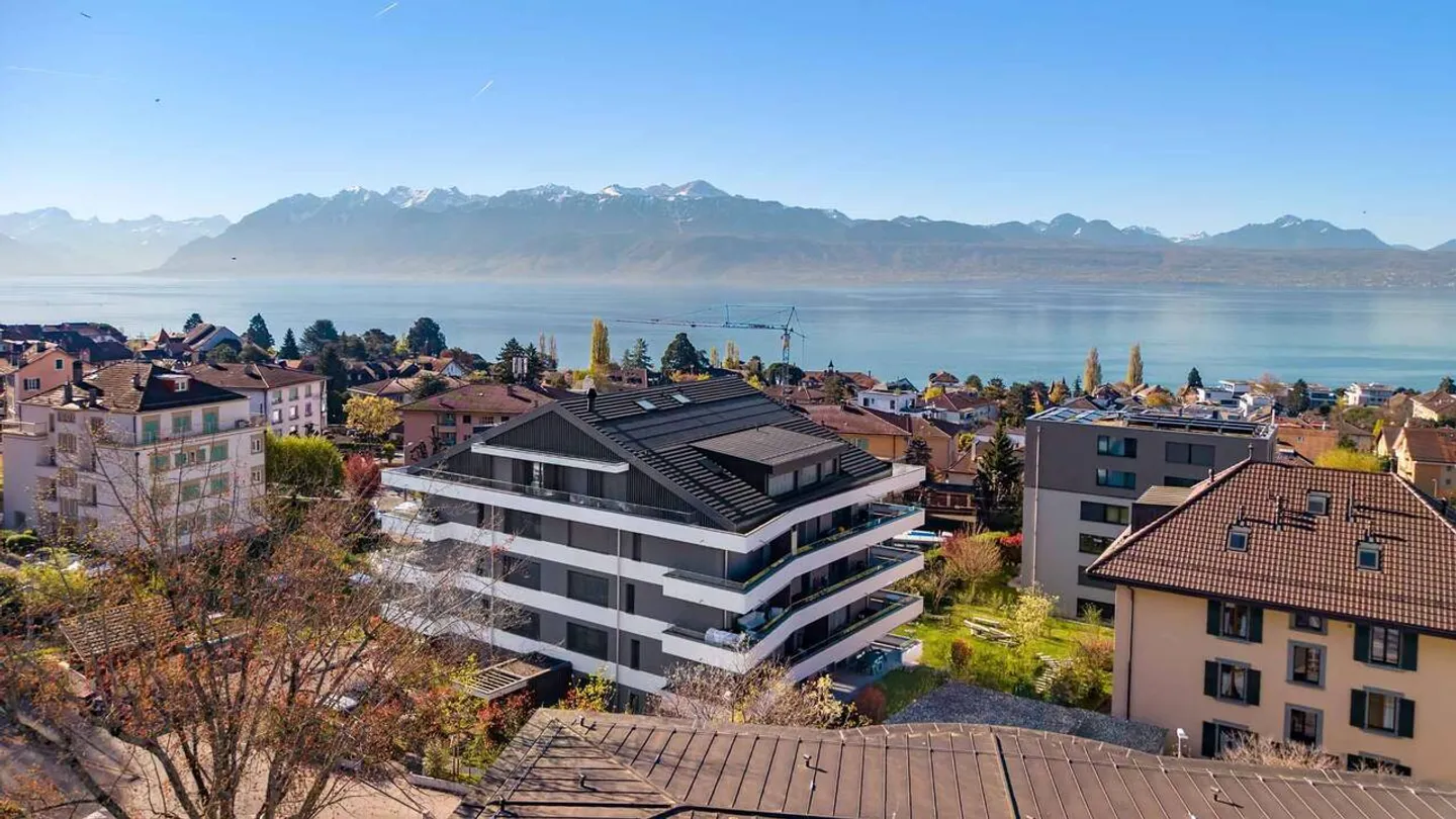 Prestigious residence in Pully with panoramic view of the lake and mountains - Photo 2 of 13