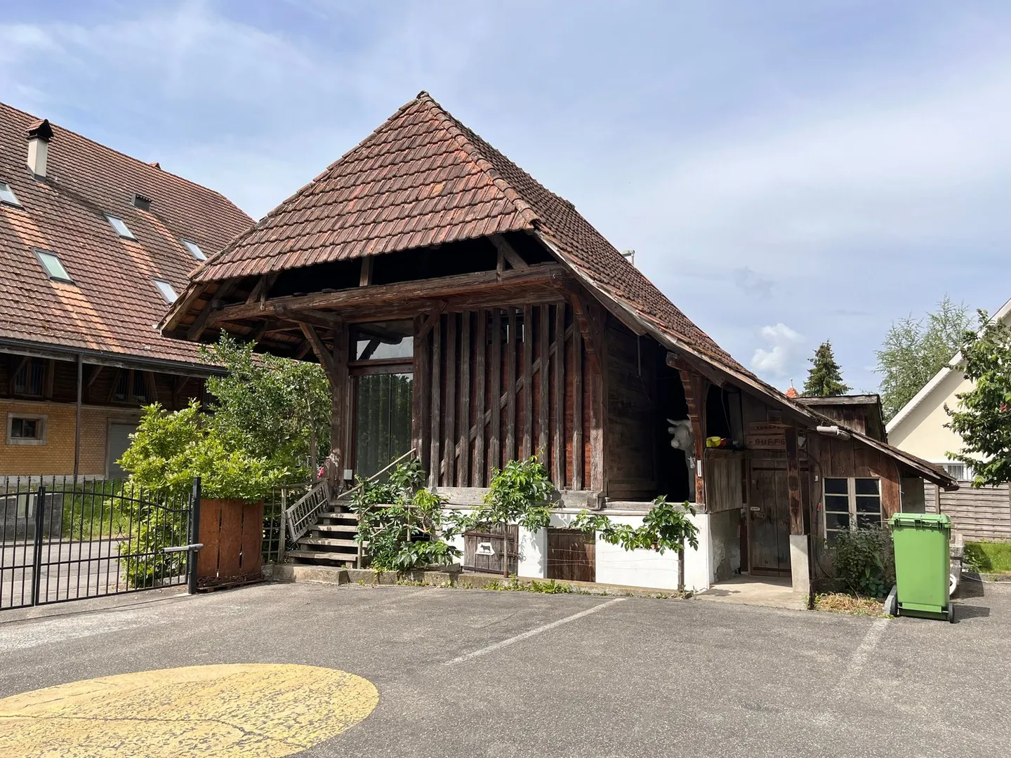 grosses Wohnhaus / eh. Restaurant mit Spycher - Foto 4 von 27