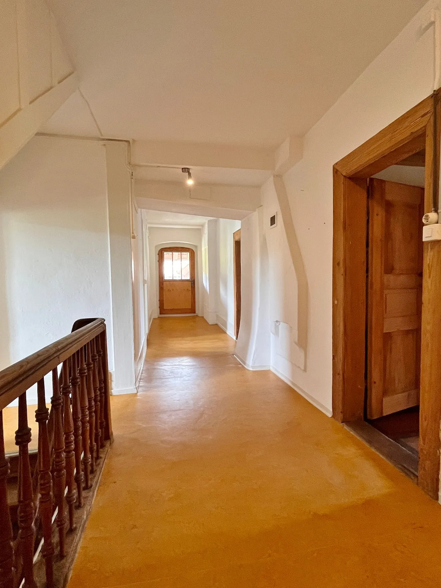 grosses Wohnhaus / eh. Restaurant mit Spycher - Foto 15 von 27