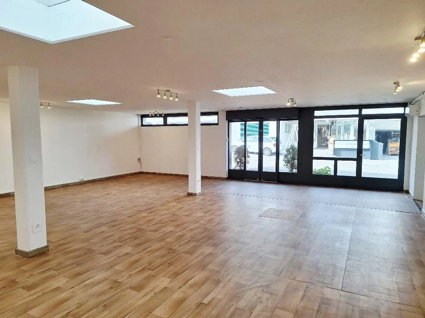 Zentral gelegener Gewerberaum für Büro oder Ladenlokal - Foto 2 von 6