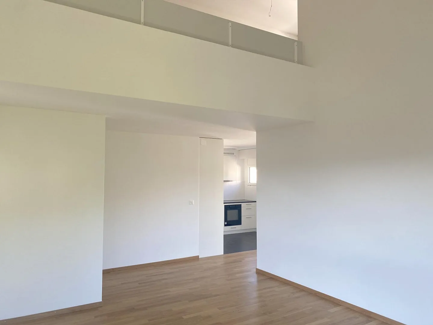 Spacious 5.5 Room Maisonette Apartment - Photo 2 of 16