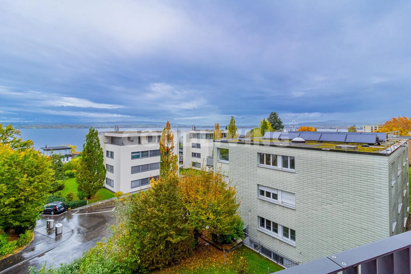 Stylish living with a view of Lake Zug - Photo 8 of 11