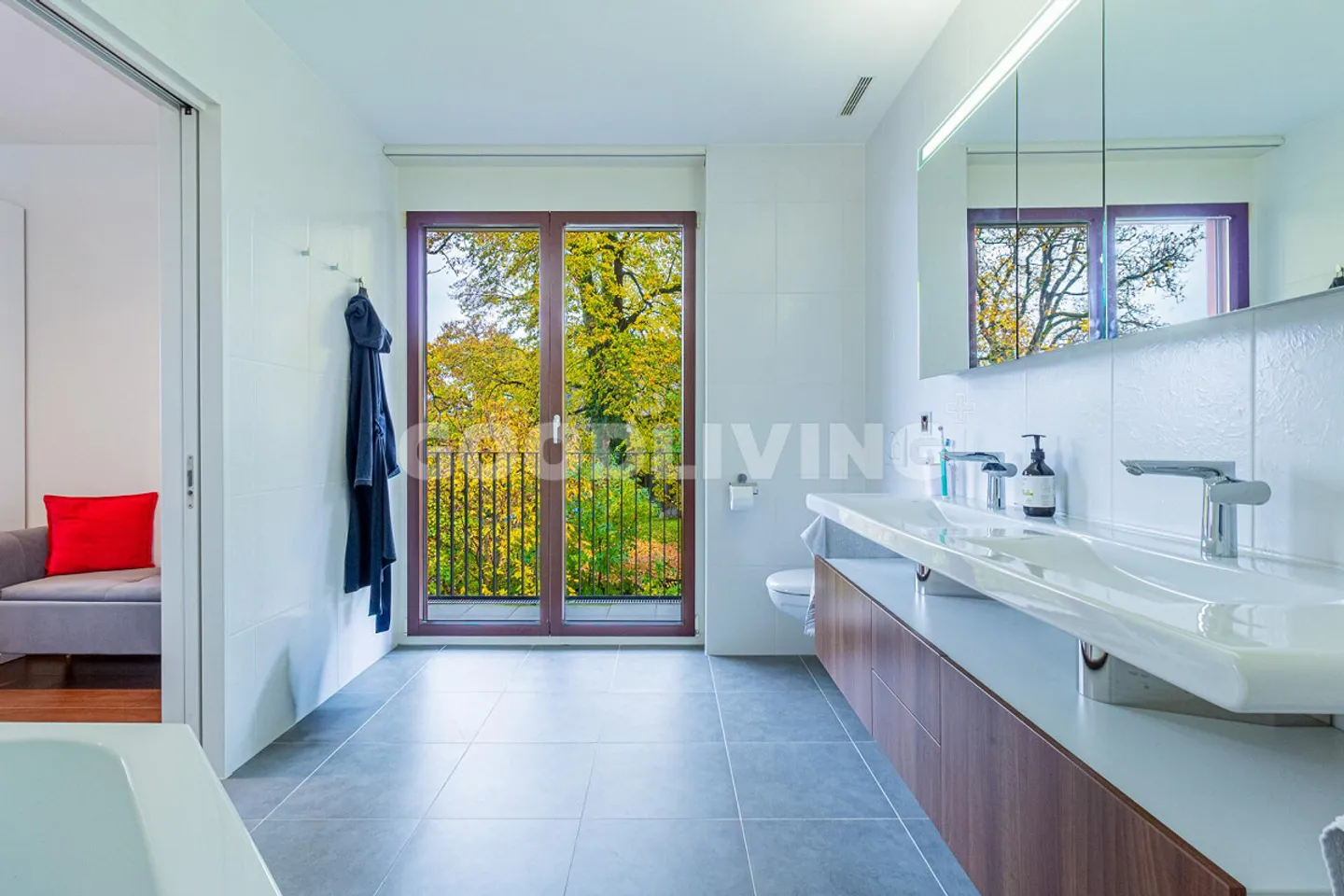 Stylish living with a view of Lake Zug - Photo 10 of 11