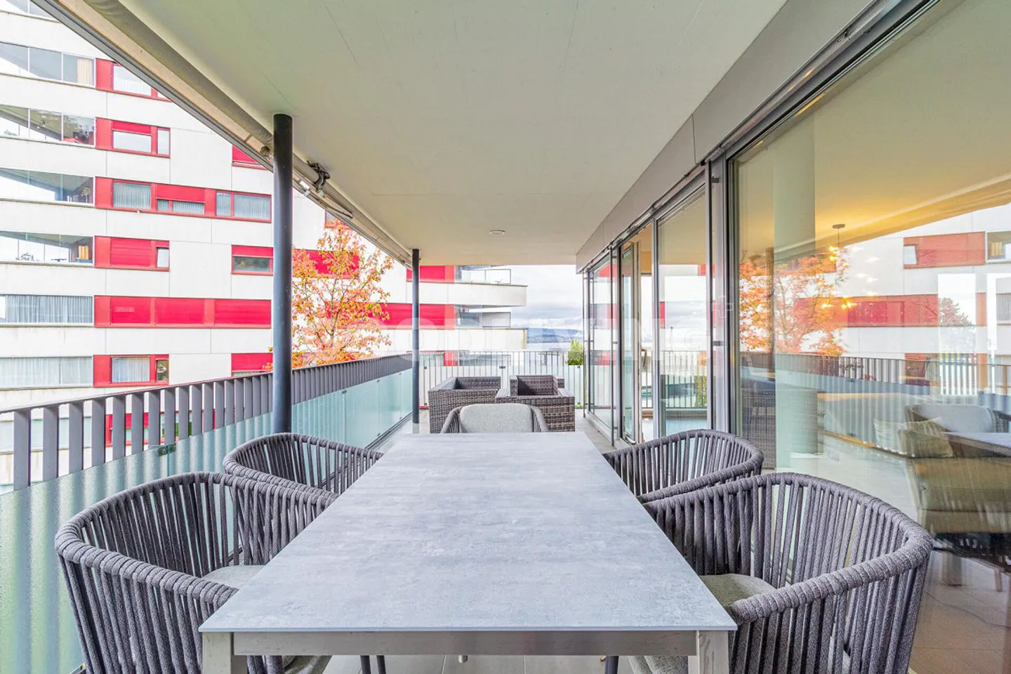 Stylish living with a view of Lake Zug - Photo 5 of 11