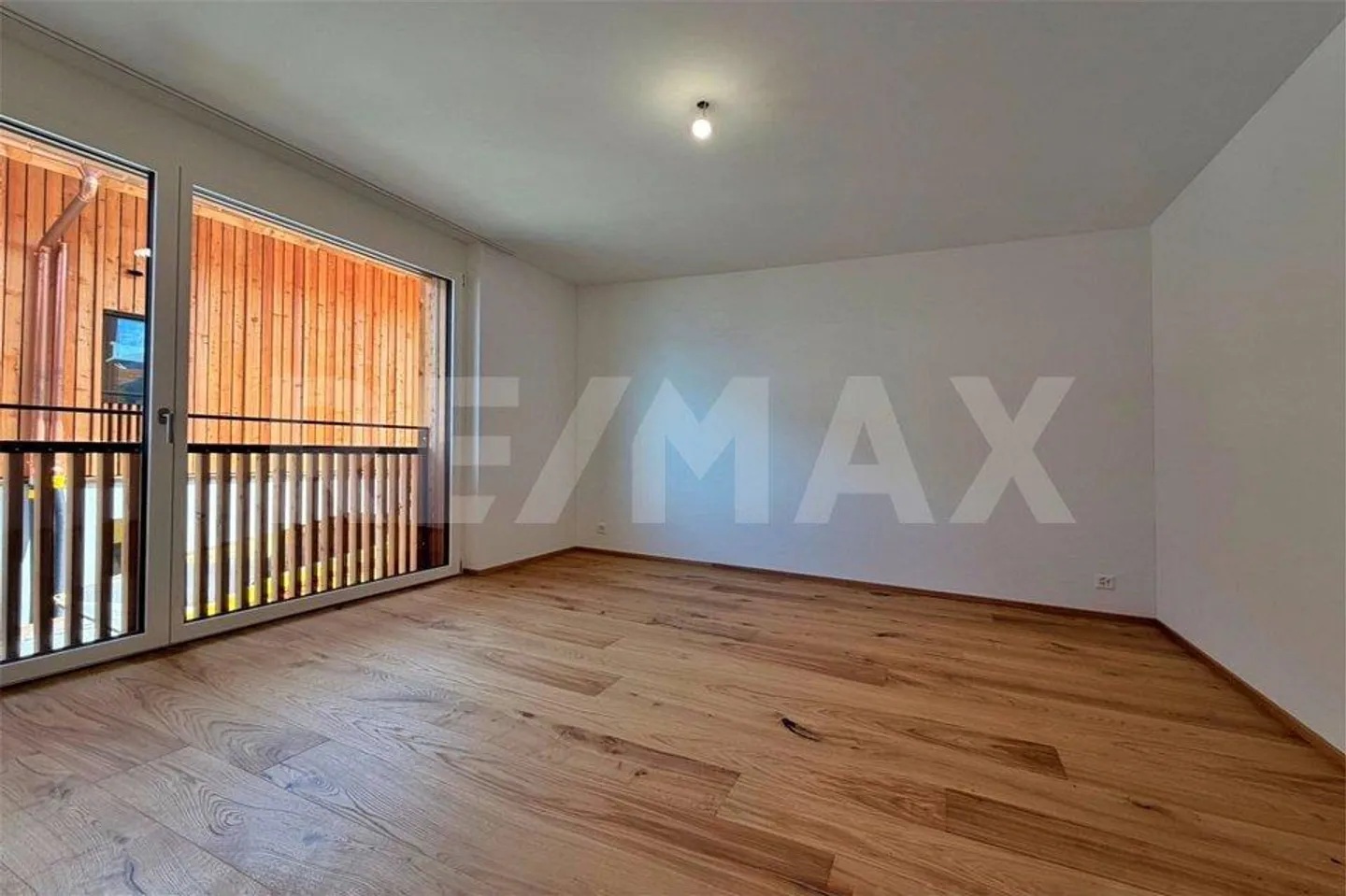 First Rental: Lake View Meets Living Comfort - 2.5 Rooms with Top Finish - Photo 4 of 11