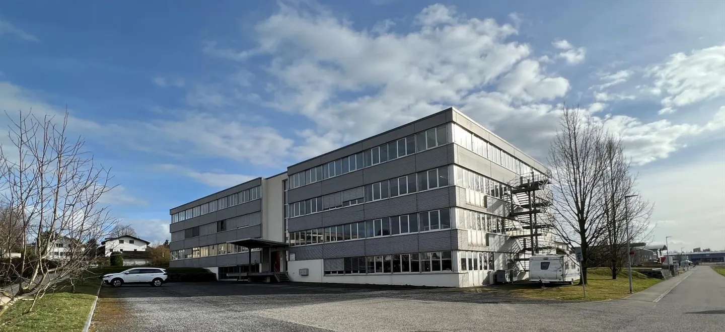 Spazio commerciale versatile di circa 727 m2 - Foto 1 di 4