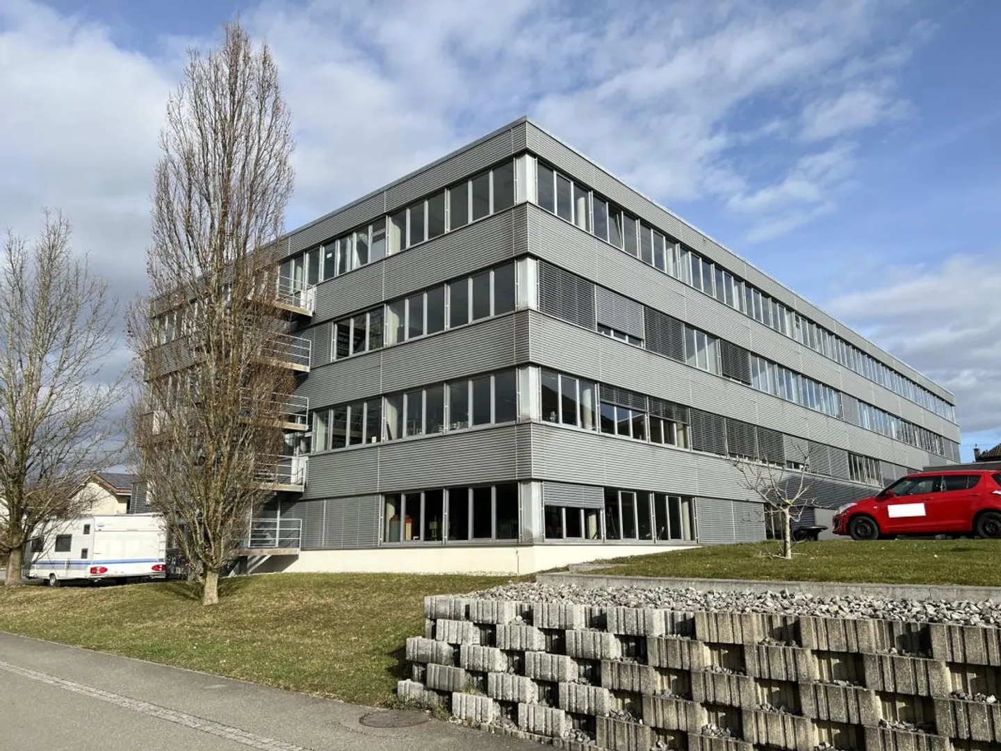 Spazio commerciale versatile di circa 727 m2 - Foto 2 di 4