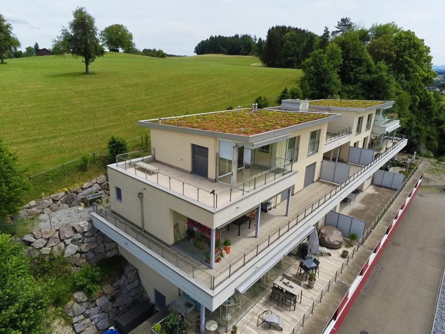 Appartement mansardé moderne avec terrasse - Photo 6 sur 13