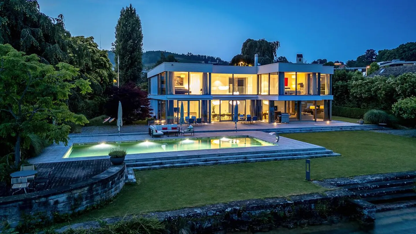 Luxe directement au bord du lac à Stäfa avec piscine extérieure et jetée de baignade privée - Photo 1 sur 5