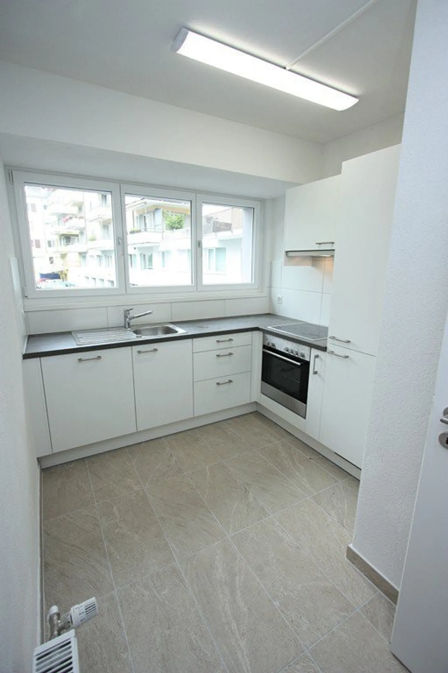 Apartment for rent - Photo 2 of 7