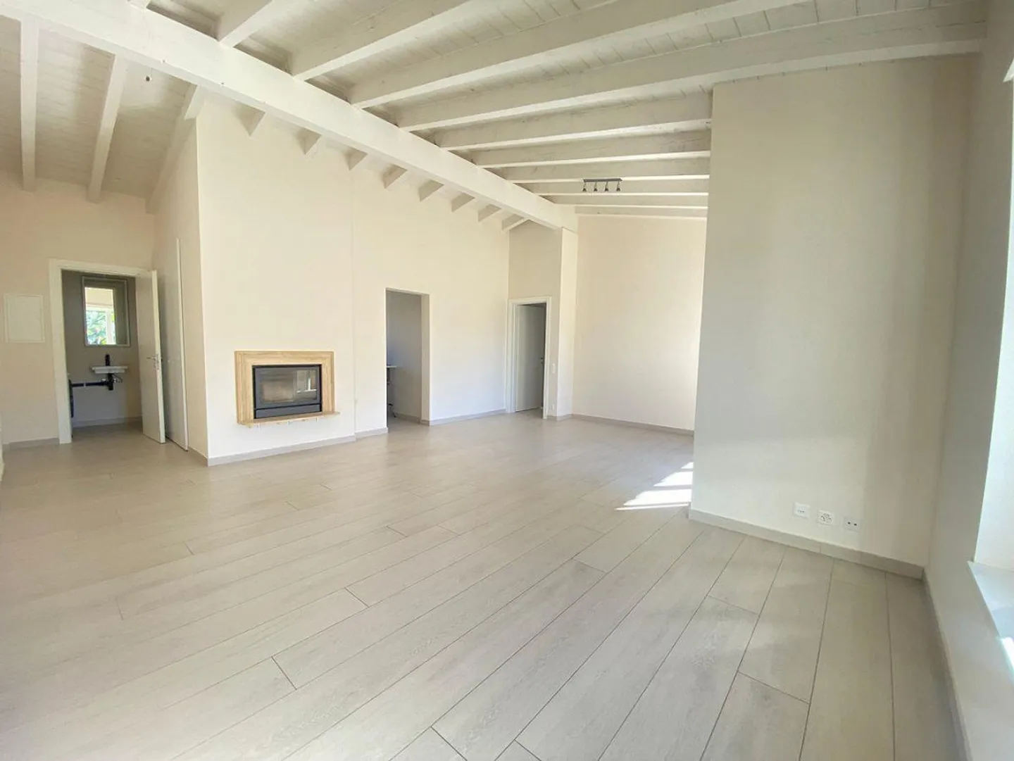 Appartamento luminoso di 4,5 stanze con piscina a Montagnola - Collina d'Oro - Foto 3 di 12