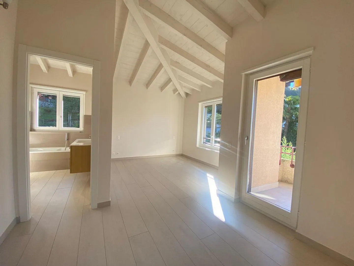 Appartamento luminoso di 4,5 stanze con piscina a Montagnola - Collina d'Oro - Foto 5 di 12