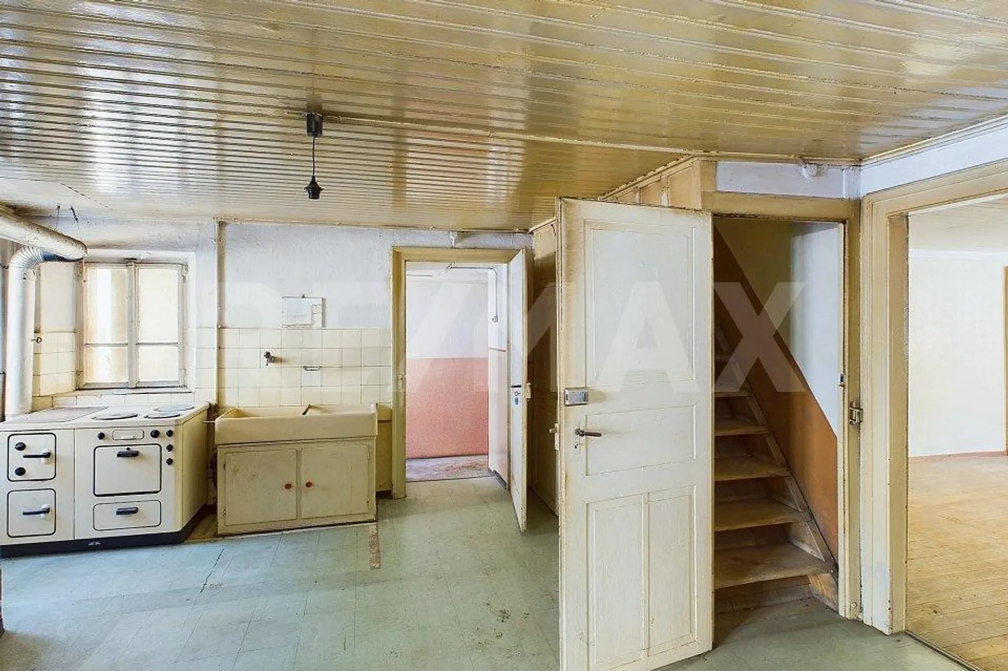 Per gli amanti della ristrutturazione - una tipica casa ticinese da restaurare - Foto 8 di 13