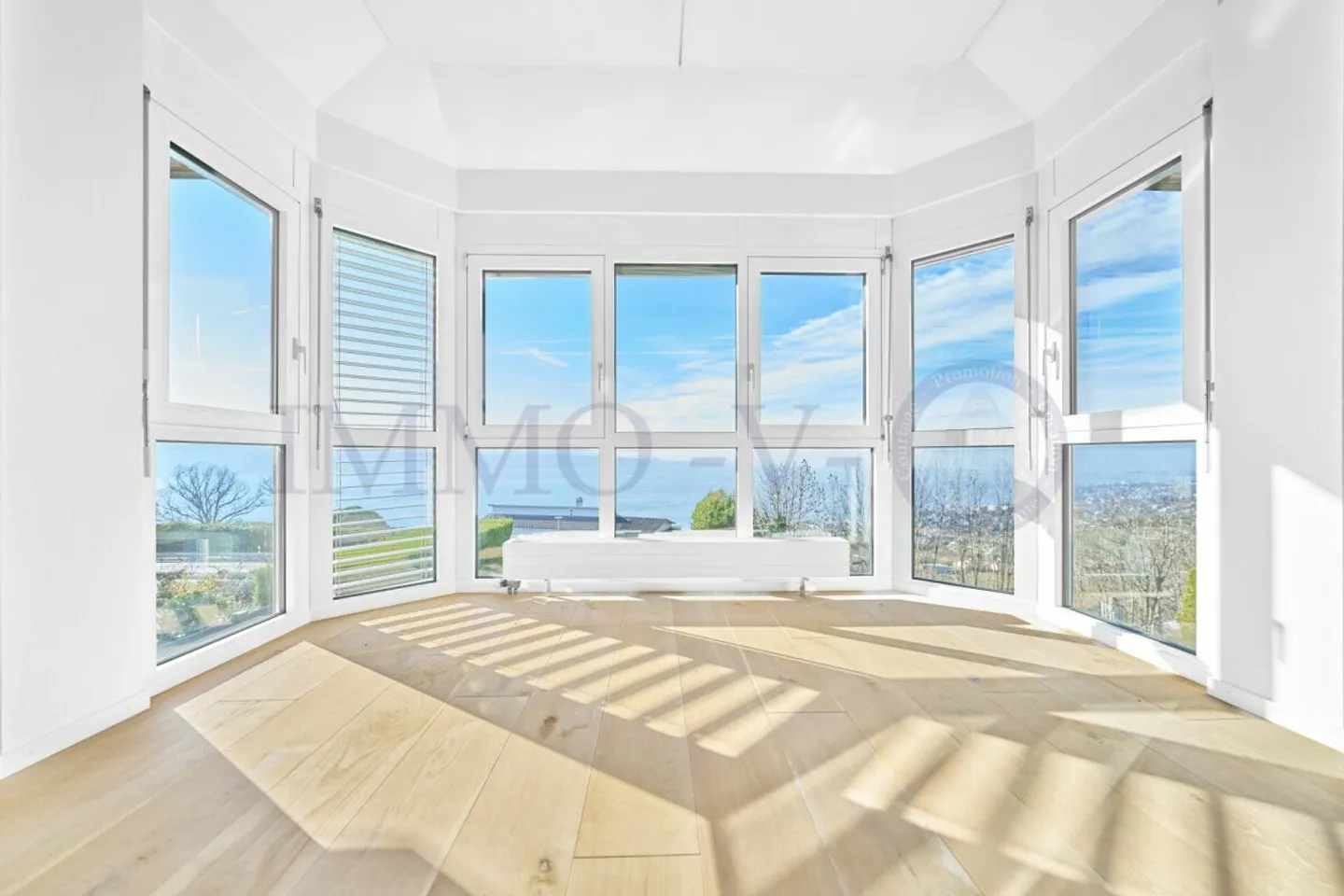 Luxuswohnung mit Blick auf den See und die Berge - Foto 2 von 8