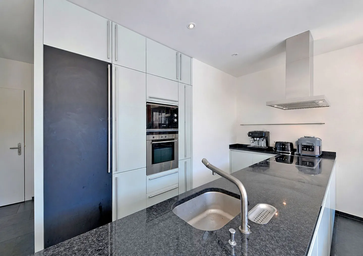 4.5-room terraced house with extraordinary architecture - Photo 5 of 16