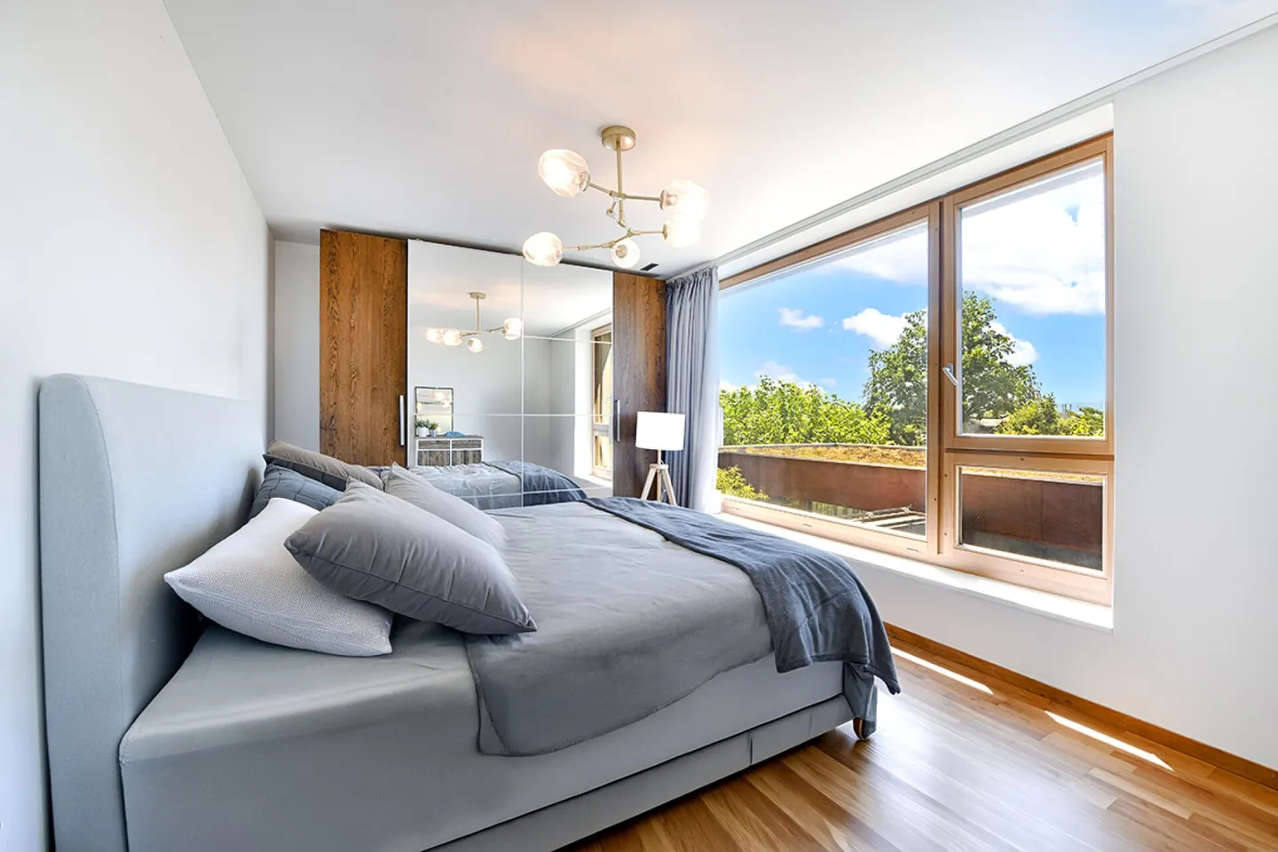 4.5-room terraced house with extraordinary architecture - Photo 9 of 16