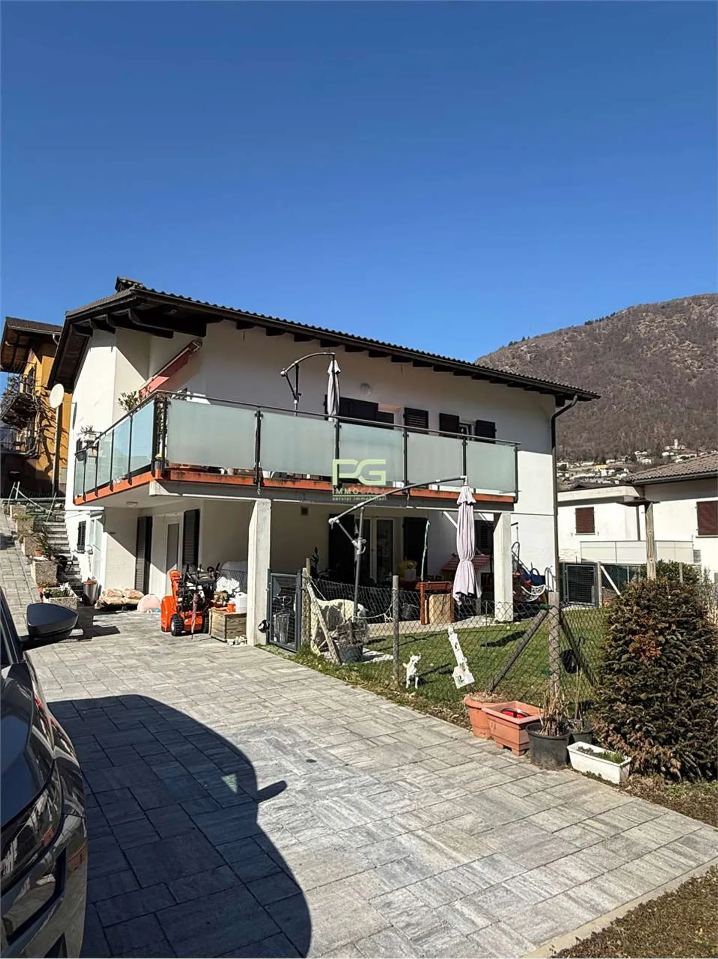 Bella casa bifamiliare a Roveredo GR - Foto 2 di 12