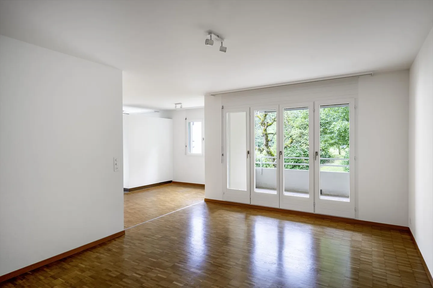 Einziehen - wohlfühlen und Geld sparen - 1. Monatsmiete ist geschenkt - Foto 2 von 12