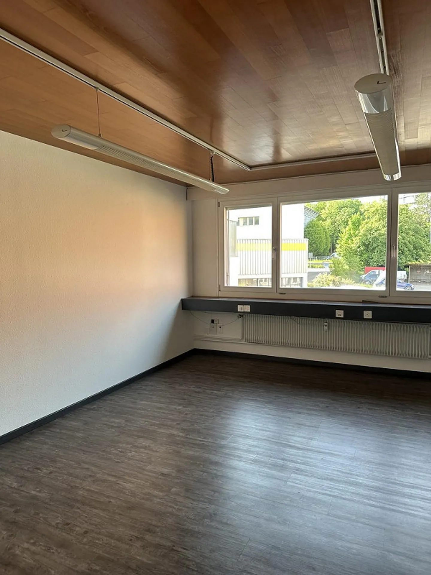 Attractive office space in a central location - Photo 6 of 13