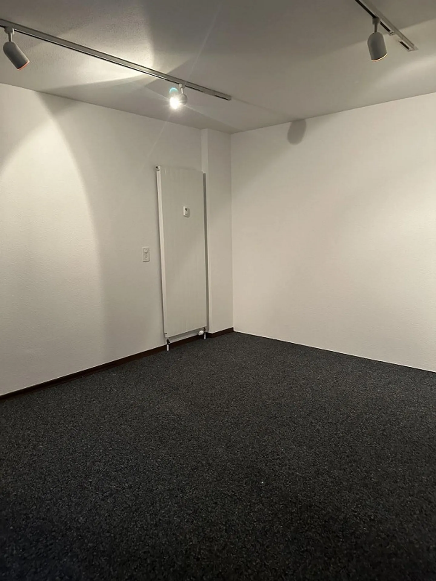 Attractive office space in a central location - Photo 11 of 13