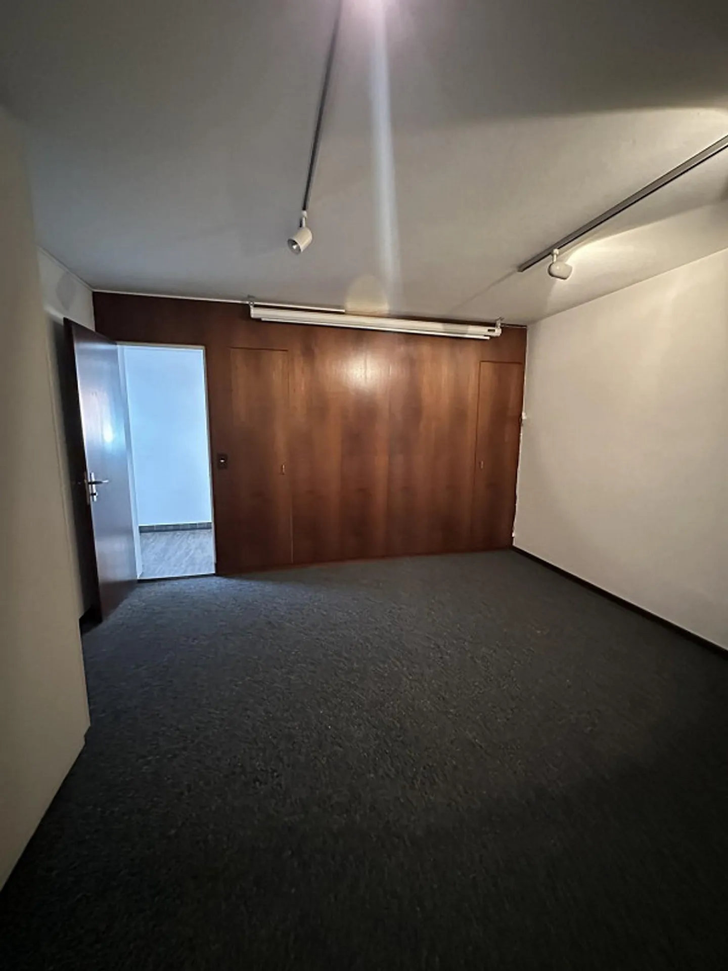 Attractive office space in a central location - Photo 13 of 13