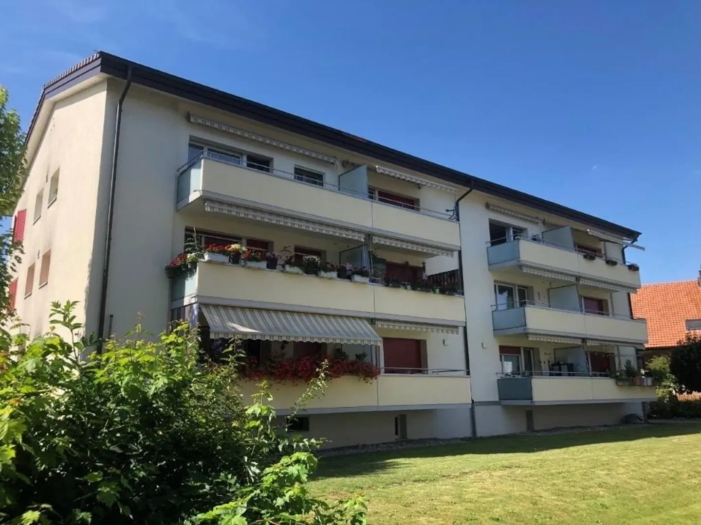 Appartement 3 1/2 pièces, 2ème étage gauche - Photo 1 sur 7