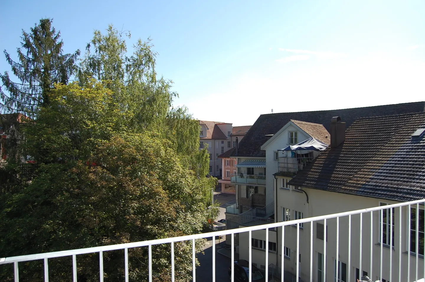 Residential and commercial building in a central location - Photo 5 of 9