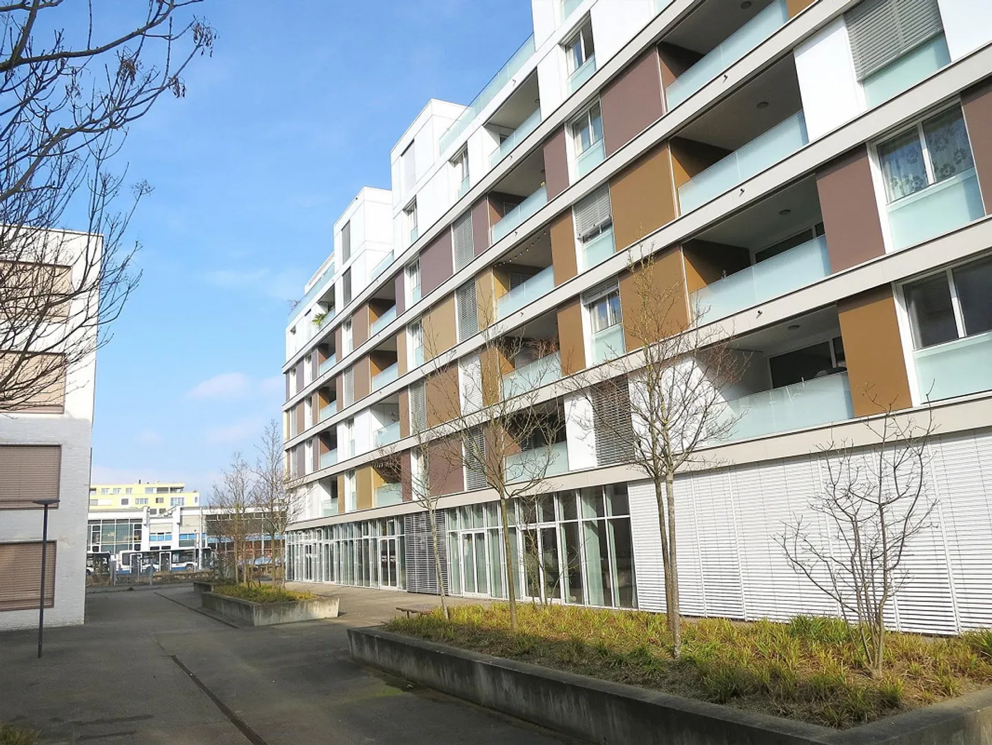 Modern Commercial Studio in Emerging Trend District - Photo 7 of 7