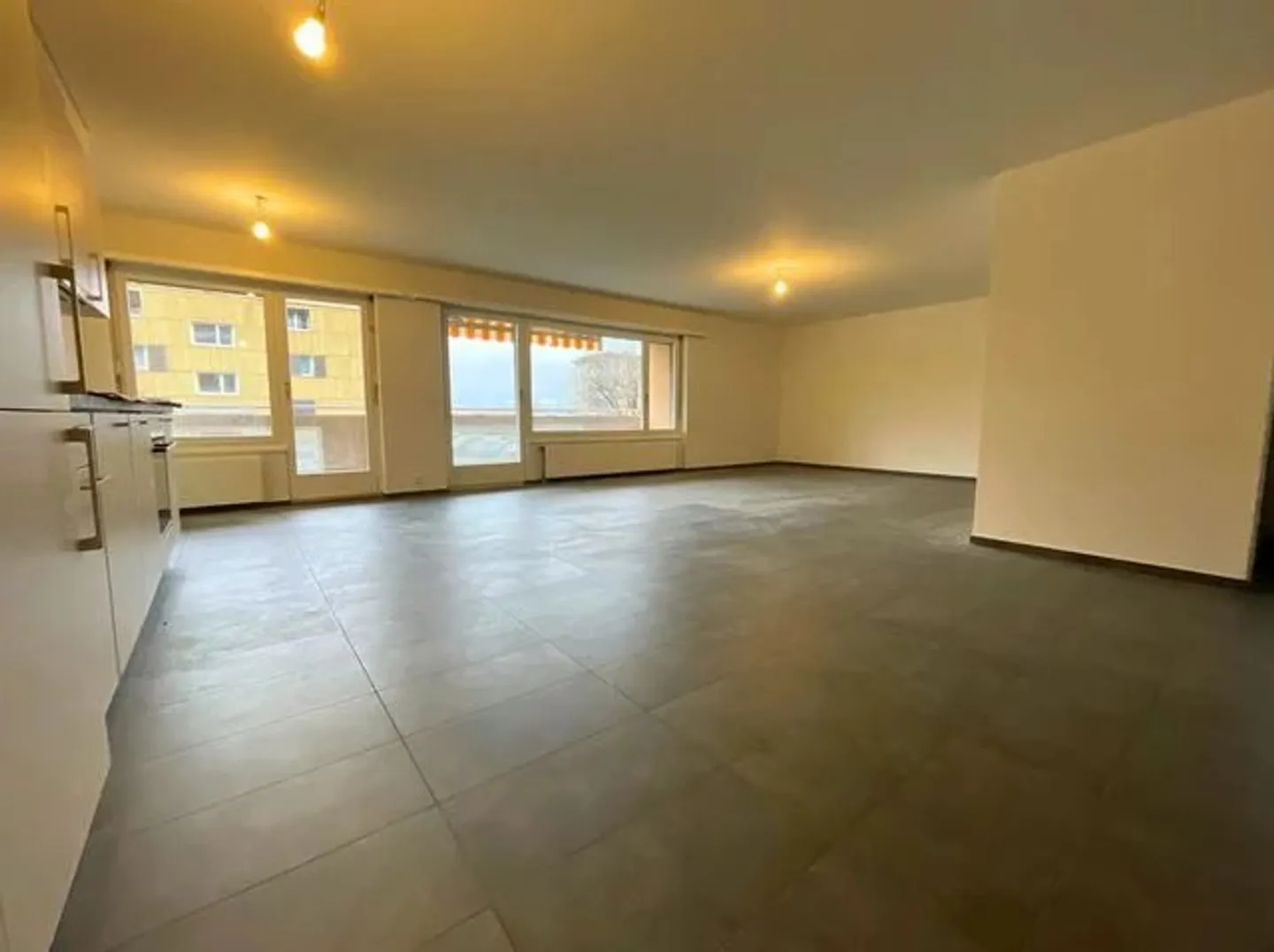 Renovated 3.5 room apartment on the 2nd floor - 1st rent offered - Photo 4 of 8