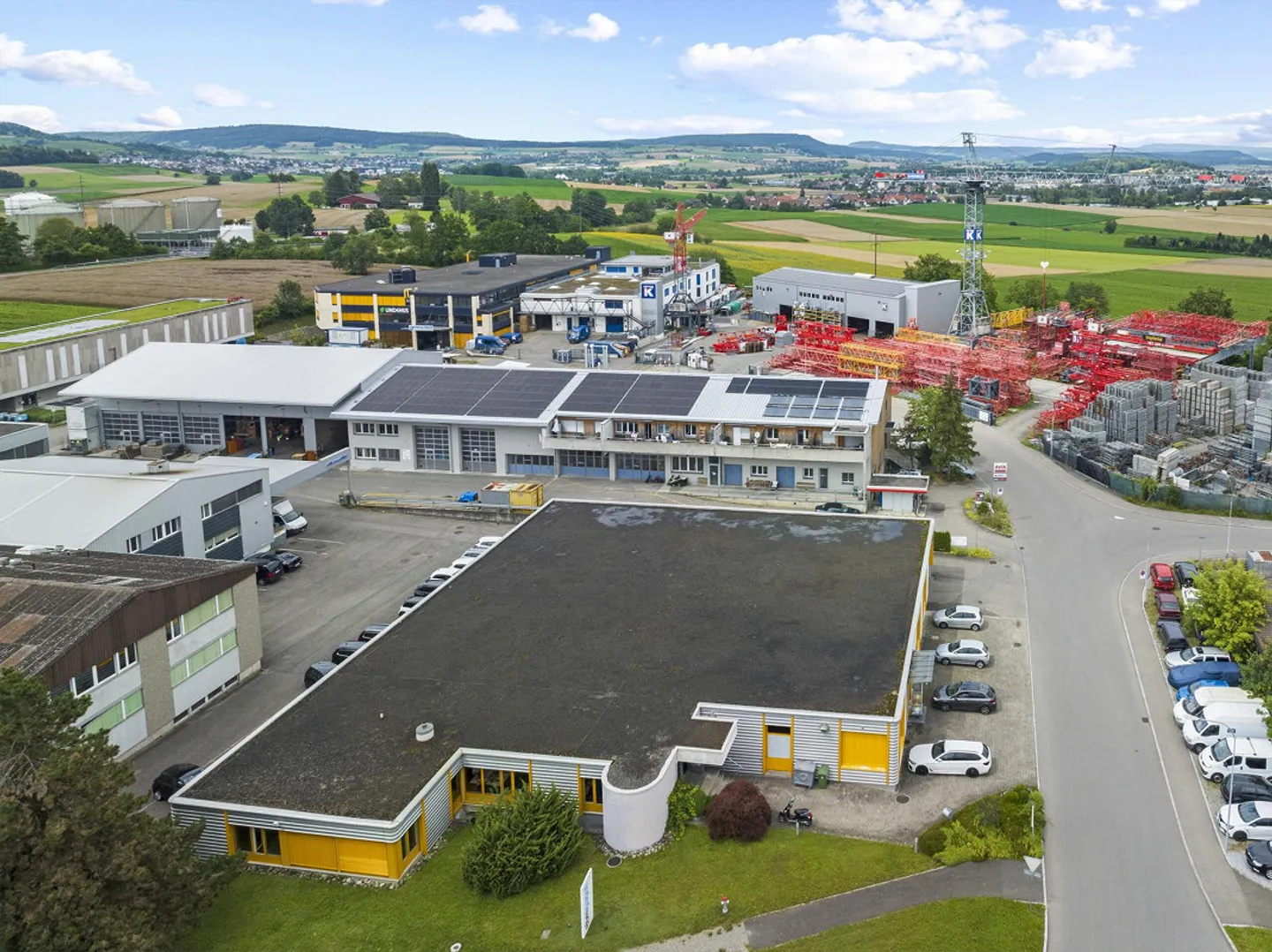 OBERHASLI: 2.010 M² DI TERRENO COMMERCIALE VICINO ALL'AEROPORTO DI KLOTEN - Foto 4 di 5