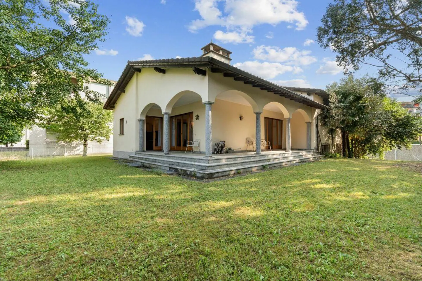 Villa indépendante avec grand jardin privé - Photo 1 sur 19