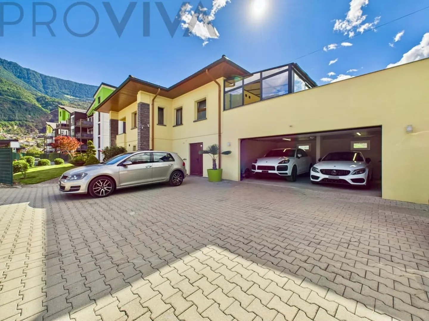 Family idyll - completely renovated house with two apartments - Photo 2 of 8