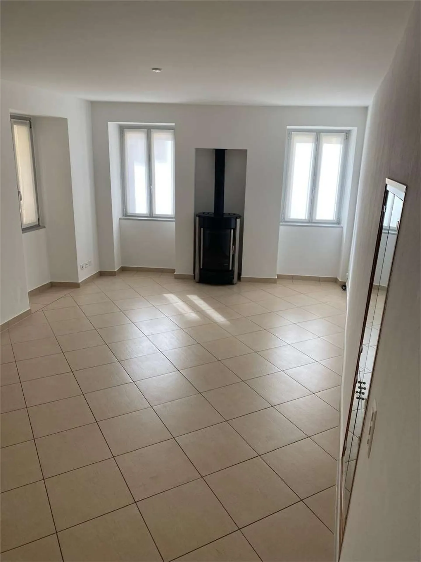 MELANO - Affittiamo un appartamento duplex di 4,5 stanze nel centro del paese - Foto 3 di 13