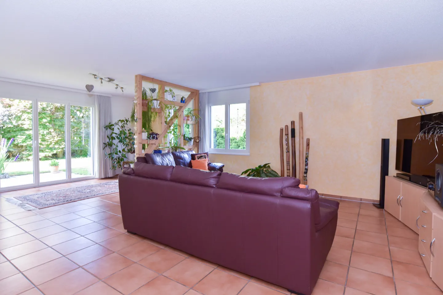 Charmante Maison Individuelle avec Jardin - Photo 2 sur 12