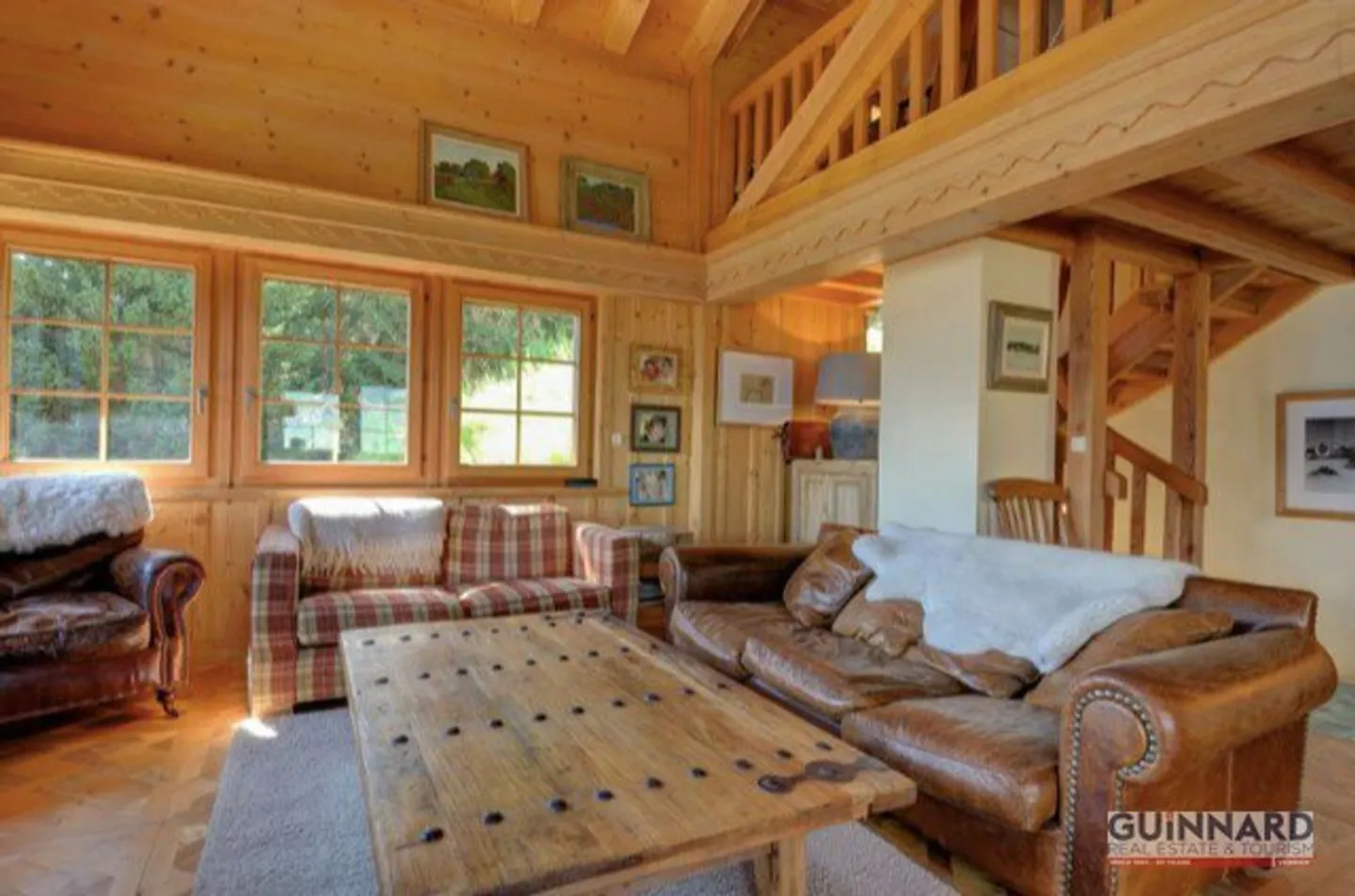 Chalet with Stunning Views - Photo 9 of 13