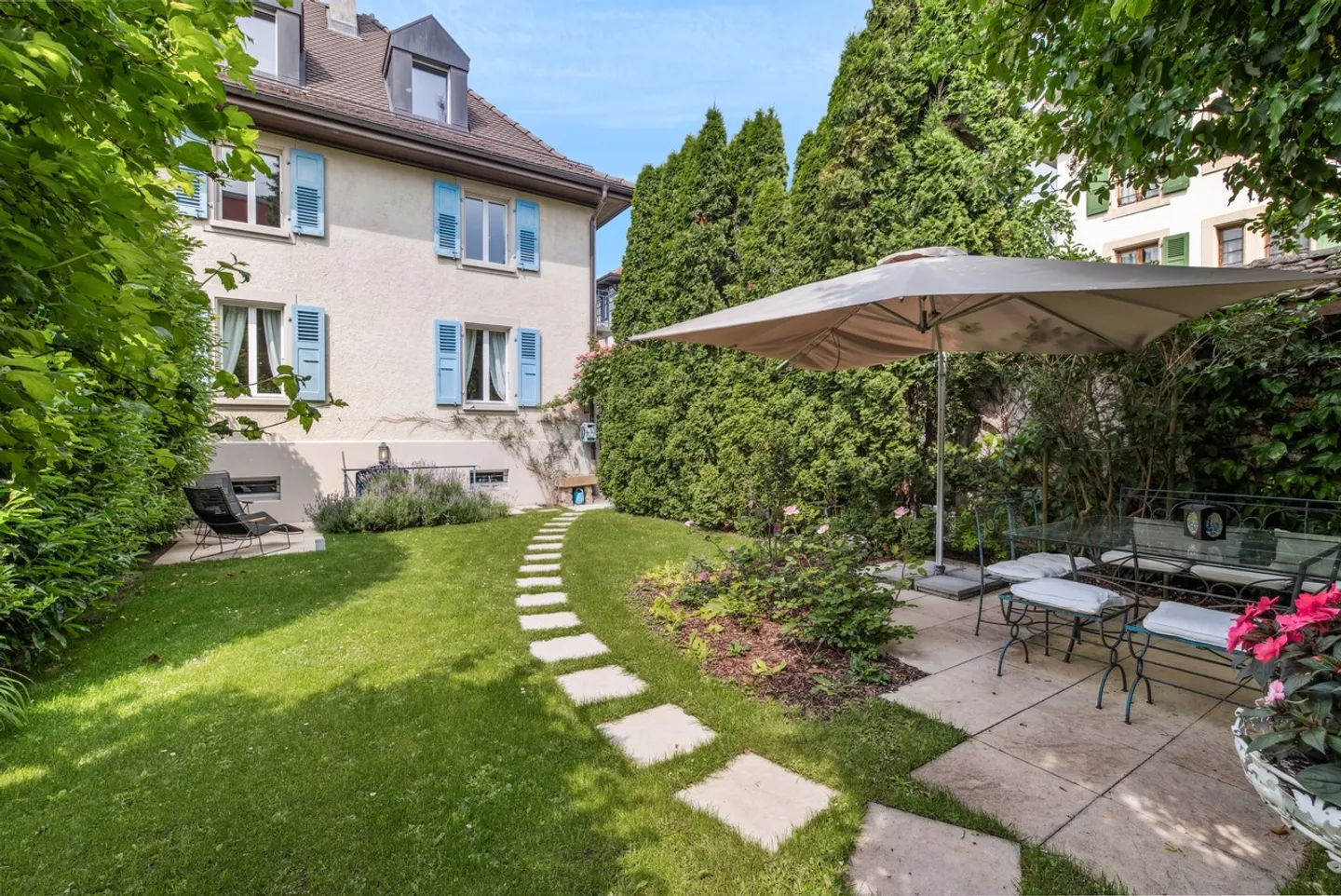 Charmantes renoviertes Reihenhaus im Herzen von Yverdon-les-Bains - Foto 2 von 11