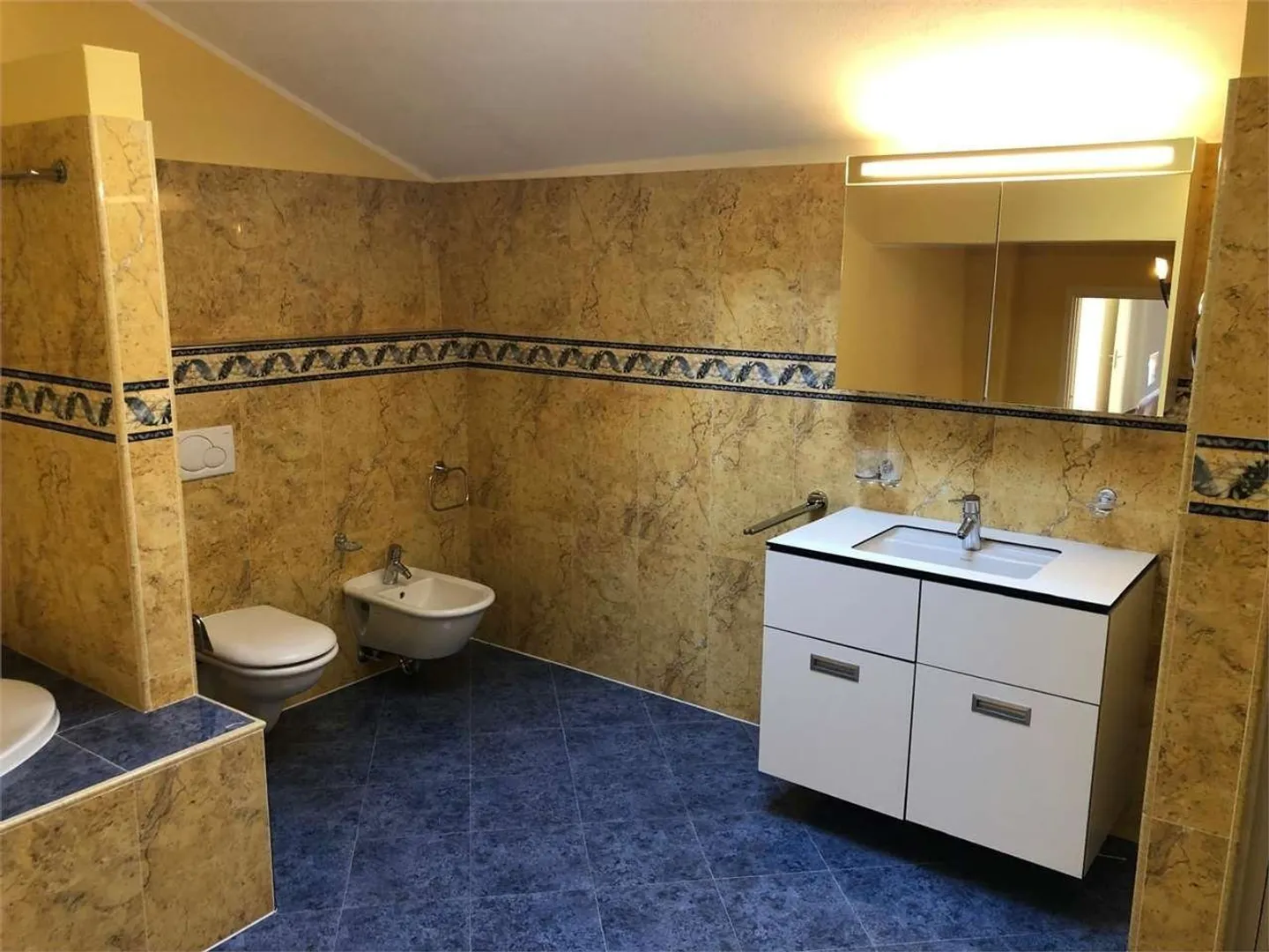 MELANO - Affittiamo un appartamento duplex di 4,5 stanze nel centro del paese - Foto 9 di 13