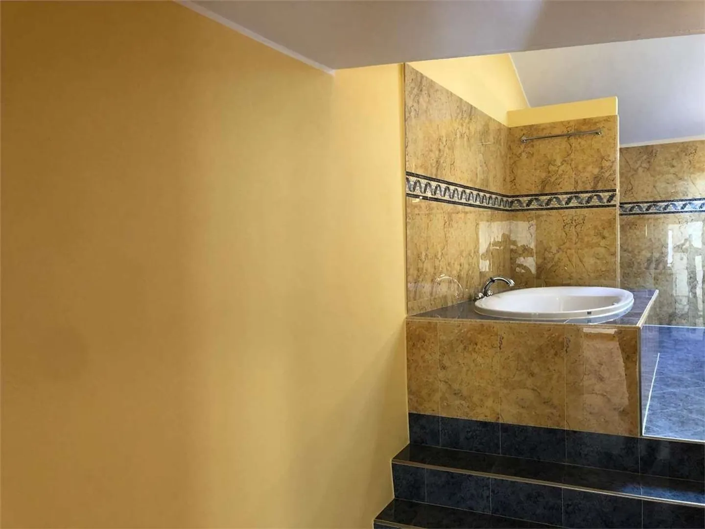 MELANO - Affittiamo un appartamento duplex di 4,5 stanze nel centro del paese - Foto 13 di 13