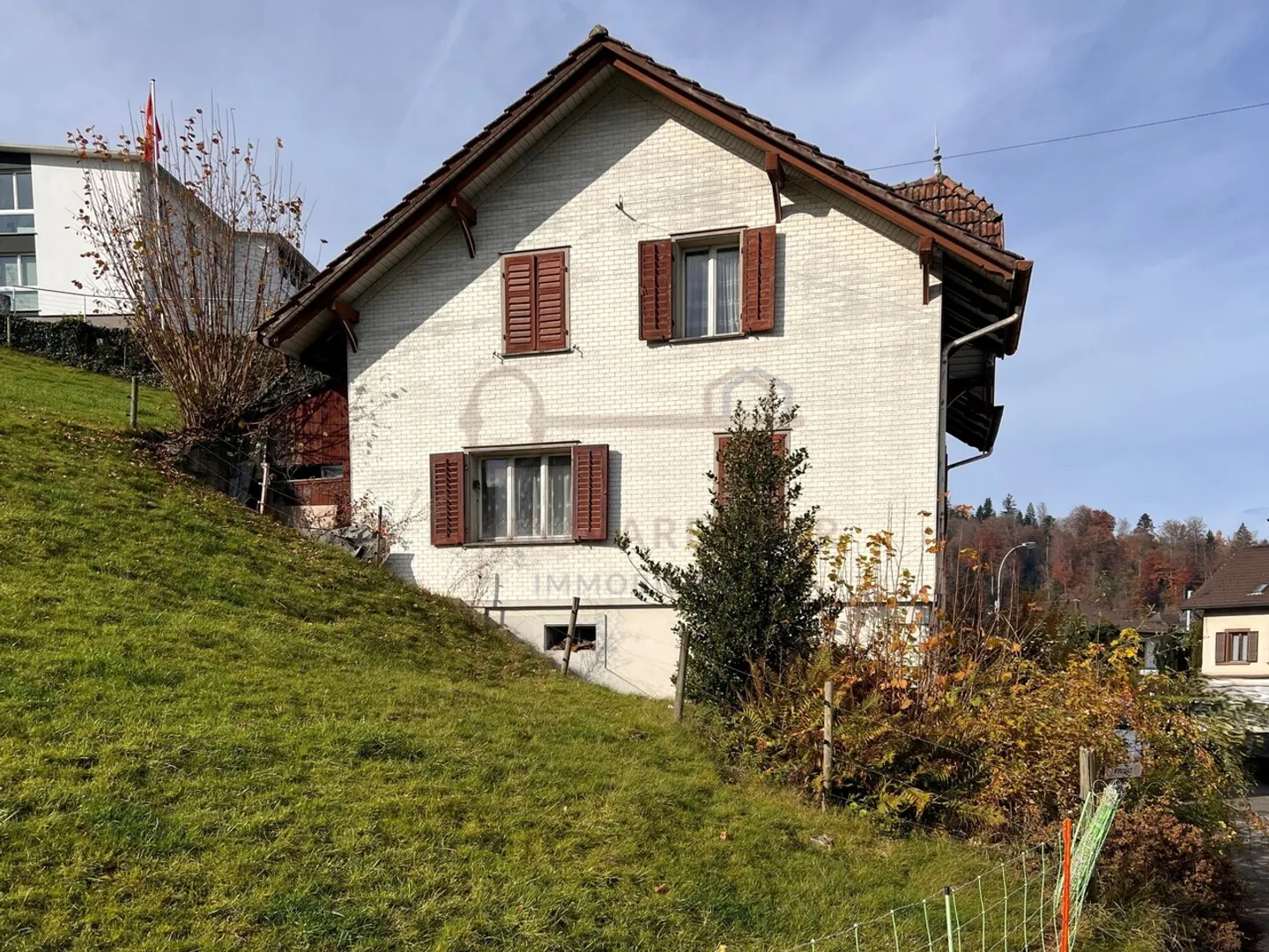 Renovation-Needed Single-Family Home with Great Potential - Photo 5 of 7