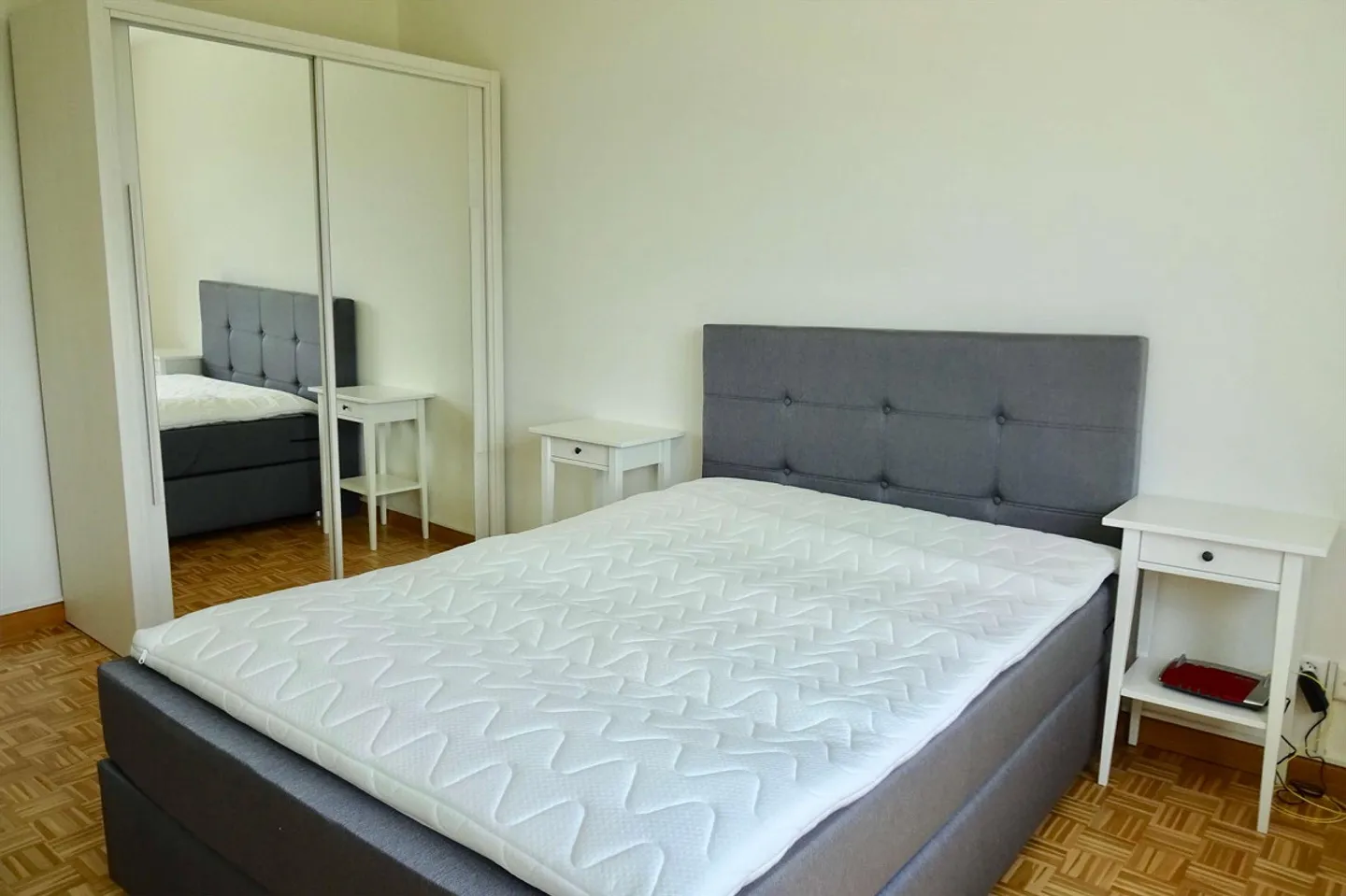 Camera arredata in un appartamento condiviso centrale a Basilea - Foto 6 di 10